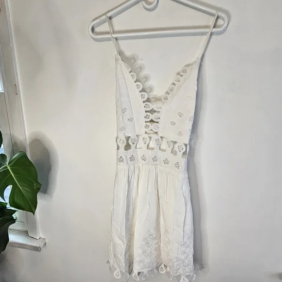 Honey Punch White Lace Cutout Spaghetti Strap Mini Dress Size Small - Picture 3 of 13